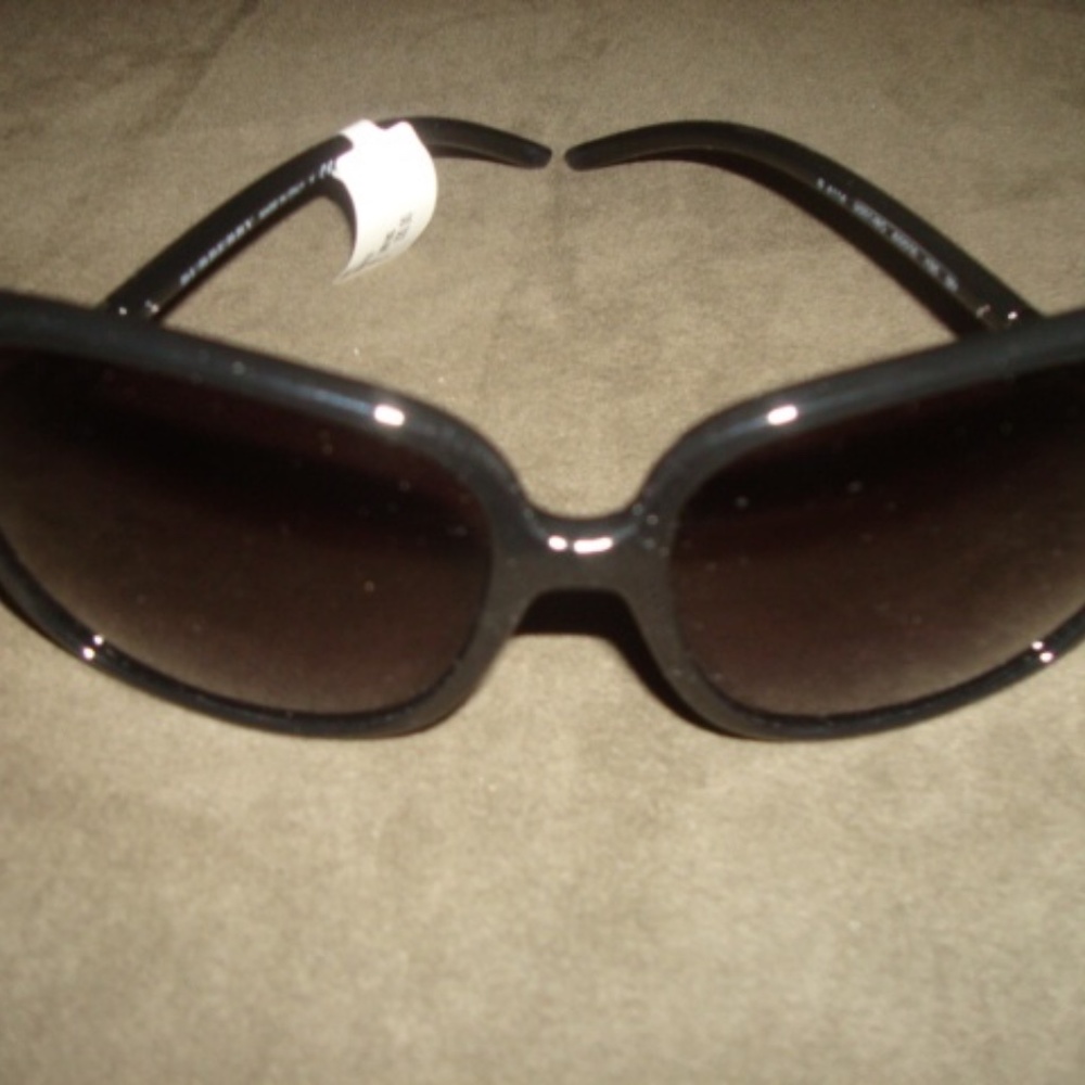 AUTHENTIC BURBERRY SUNGLASSES - Picture 8 of 12